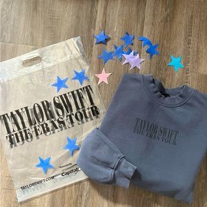 TS ERAS TOUR BLUE CREWNECK / LARGE / NWT / Chicago / merch bag